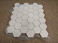Natuursteen limestone wit hexagon 33x28 cm mozaïektegel 44 stuks - afbeelding 2 van  7