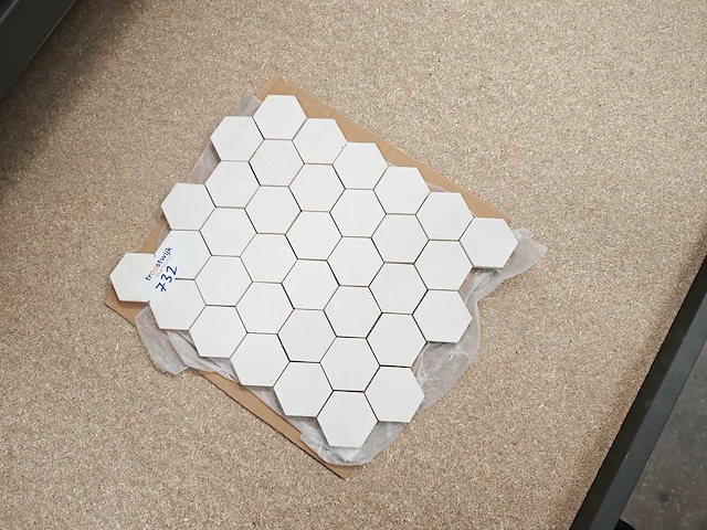 Natuursteen limestone wit hexagon 33x28 cm mozaïektegel 44 stuks - afbeelding 3 van  7