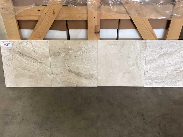 Natuursteen marmer beige gezoet 30,5x30,5 cm tegel 67 m² - afbeelding 1 van  15