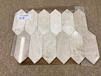 Natuursteen marmer beige zehoek mozaïektegel 38x28 cm 23 stuks - afbeelding 1 van  7