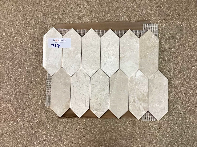 Natuursteen marmer beige zehoek mozaïektegel 38x28 cm 23 stuks - afbeelding 2 van  7