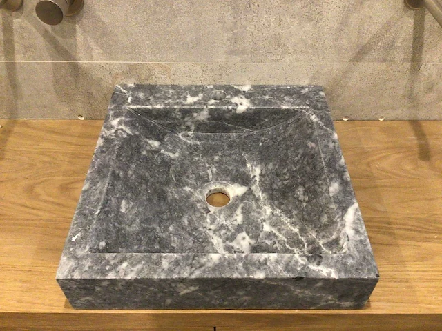 Natuursteen marmer black wastafel 45x46 cm - afbeelding 2 van  4