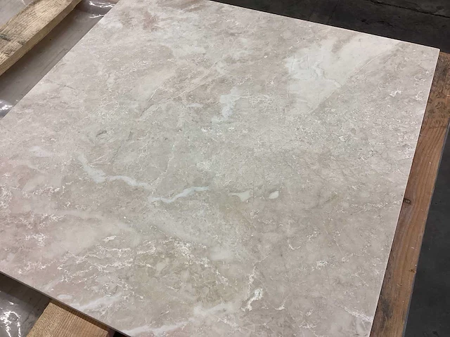 Natuursteen marmer cappucino gezoet 61x61 cm tegel 22 m² - afbeelding 11 van  18