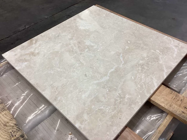 Natuursteen marmer cappucino gezoet 61x61 cm tegel 22 m² - afbeelding 12 van  18