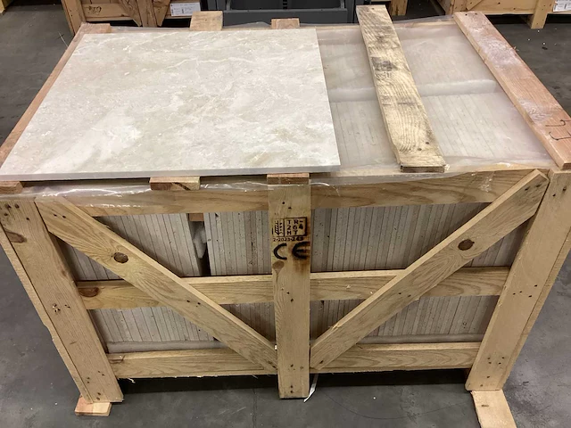 Natuursteen marmer cappucino gezoet 61x61 cm tegel 22 m² - afbeelding 18 van  18