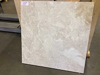 Natuursteen marmer cappucino gezoet 61x61 cm tegel 22 m² - afbeelding 1 van  18