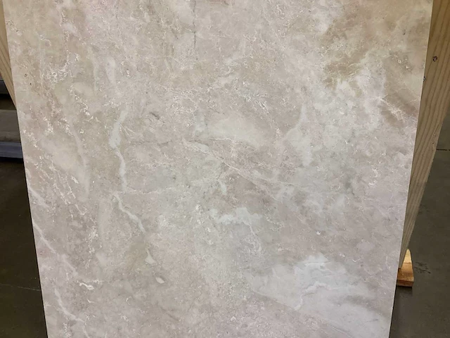 Natuursteen marmer cappucino gezoet 61x61 cm tegel 22 m² - afbeelding 2 van  18