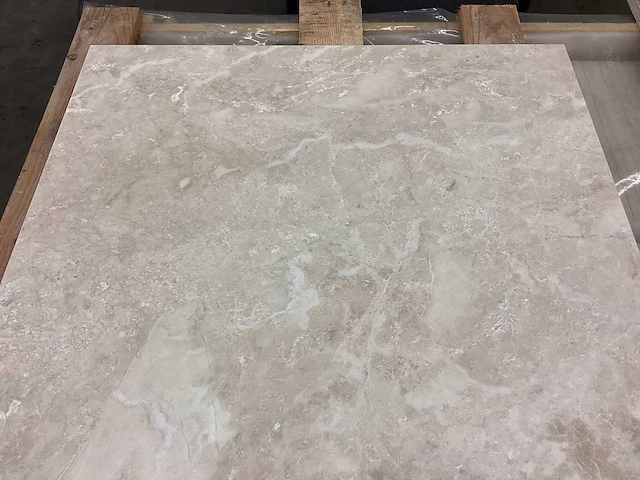 Natuursteen marmer cappucino gezoet 61x61 cm tegel 22 m² - afbeelding 8 van  18