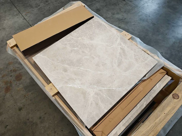 Natuursteen marmer creme 61x61 x2 cm tegel 41,31 m² - afbeelding 3 van  7