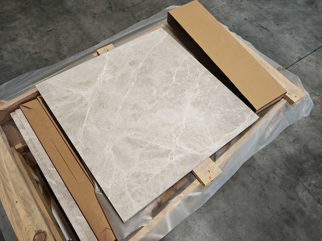 Natuursteen marmer creme 61x61 x2 cm tegel 41,31 m² - afbeelding 5 van  7