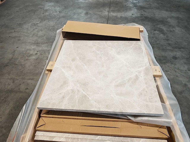 Natuursteen marmer creme 61x61 x2 cm tegel 41,31 m² - afbeelding 2 van  7