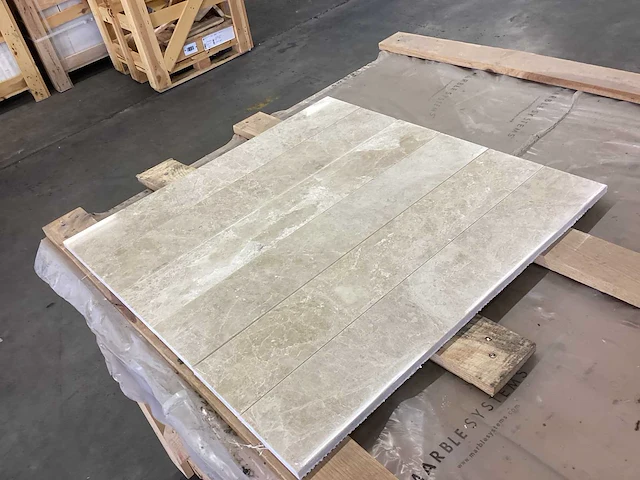 Natuursteen marmer creme gepolijst 10x60 cm tegel 30 m² - afbeelding 3 van  18