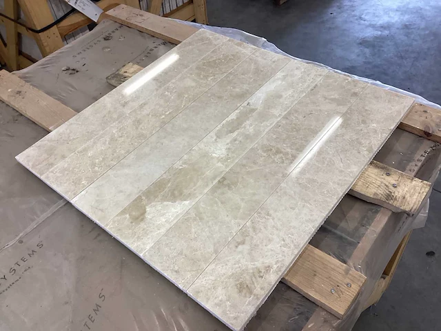 Natuursteen marmer creme gepolijst 10x60 cm tegel 30 m² - afbeelding 6 van  18