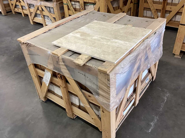 Natuursteen marmer creme gepolijst 10x60 cm tegel 30 m² - afbeelding 9 van  18