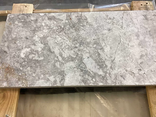 Natuursteen marmer grey honed 30,5x61 cm tegel 57,3 m² - afbeelding 1 van  17