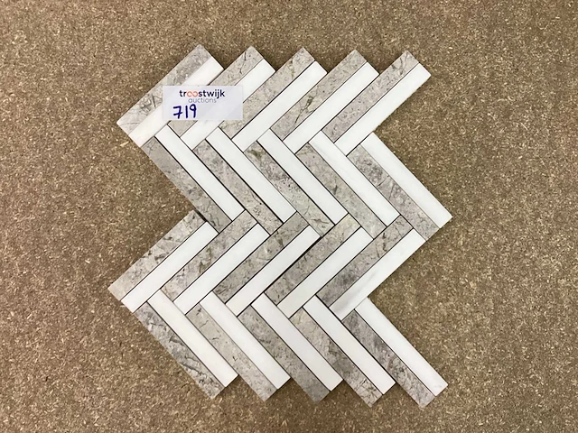 Natuursteen marmer grijs/wit visgraat mozaïektegel 30x30,5 cm 54 stuks - afbeelding 2 van  7