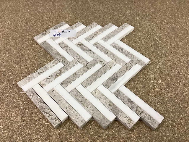 Natuursteen marmer grijs/wit visgraat mozaïektegel 30x30,5 cm 54 stuks - afbeelding 5 van  7
