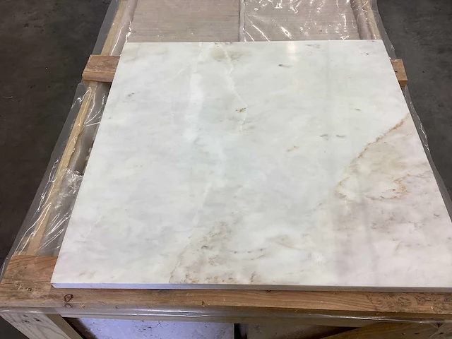 Natuursteen marmer wit calacatta 61x61 cm tegel 50,23 m² - afbeelding 4 van  16