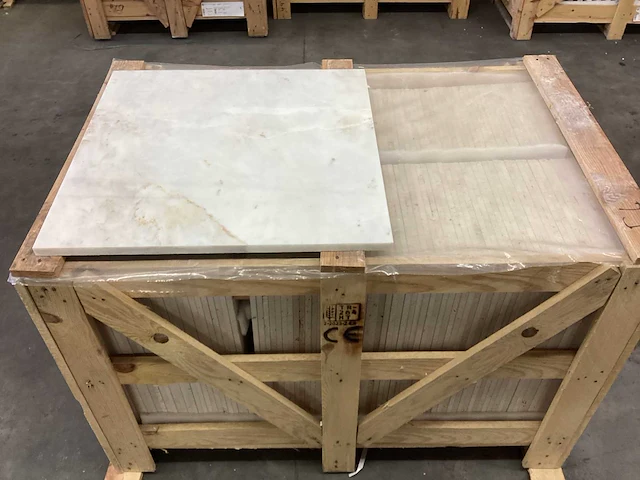 Natuursteen marmer wit calacatta 61x61 cm tegel 50,23 m² - afbeelding 8 van  16