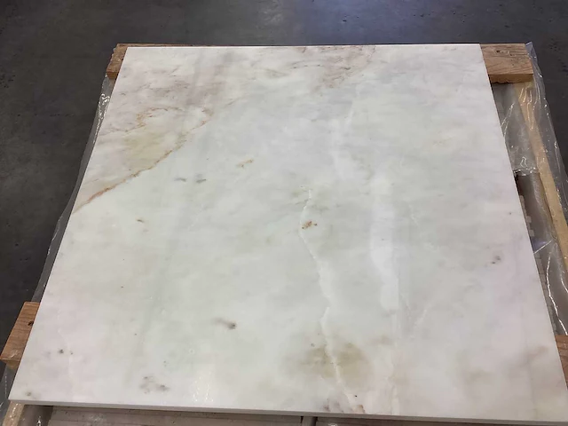 Natuursteen marmer wit calacatta 61x61 cm tegel 50,23 m² - afbeelding 11 van  16