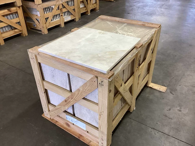 Natuursteen marmer wit calacatta 61x61 cm tegel 60,28 m² - afbeelding 7 van  16