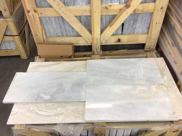 Natuursteen marmer wit gepolijst 30x60x2 cm tegels 60 m² - afbeelding 3 van  7