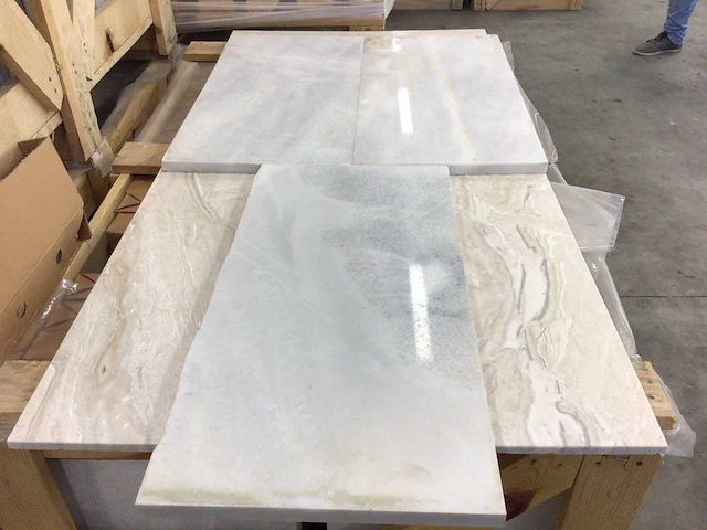 Natuursteen marmer wit gepolijst 30x60x2 cm tegels 60 m² - afbeelding 6 van  7