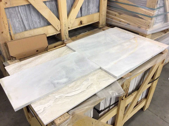 Natuursteen marmer wit gepolijst 30x60x2 cm tegels 60 m² - afbeelding 7 van  7