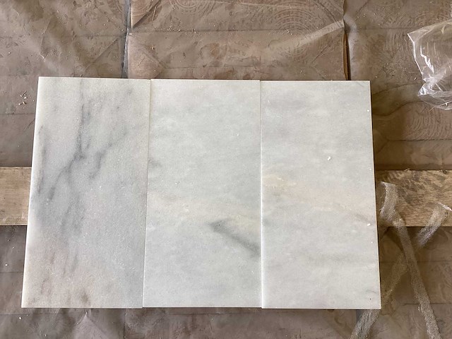 Natuursteen marmer wit gezoet vloertegel 15,2x30,5 cm 66 m² - afbeelding 1 van  15