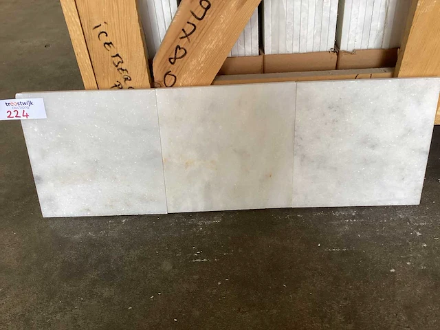 Natuursteen marmer wit honed 20x20x1,2 cm tegel 25 m² - afbeelding 8 van  13