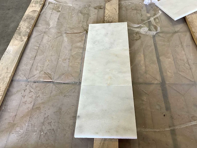 Natuursteen marmer wit honed 20x20x1,2 cm tegel 25 m² - afbeelding 13 van  13