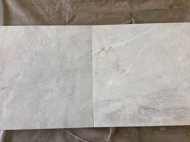 Natuursteen marmer wit honed 45,7x45,7 cm tegel 45 m² - afbeelding 2 van  15