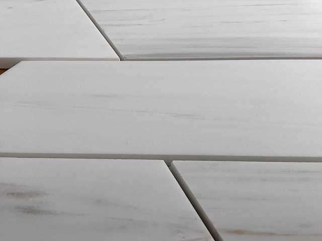 Natuursteen marmer wit mozaïektegel 52x35 cm 135 stuks - afbeelding 5 van  7