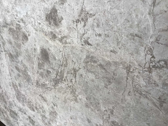 Natuursteen marmer zilver getrommeld 40,6x40,6 cm tegel 27,7 m² - afbeelding 2 van  15