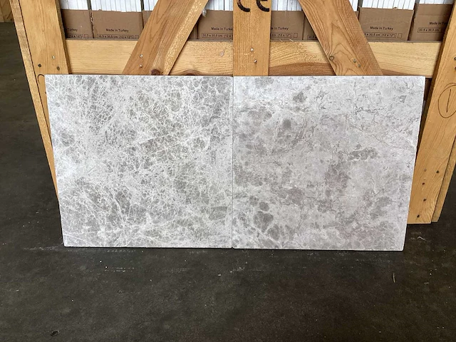 Natuursteen marmer zilver getrommeld 40,6x40,6 cm tegel 27,7 m² - afbeelding 8 van  15