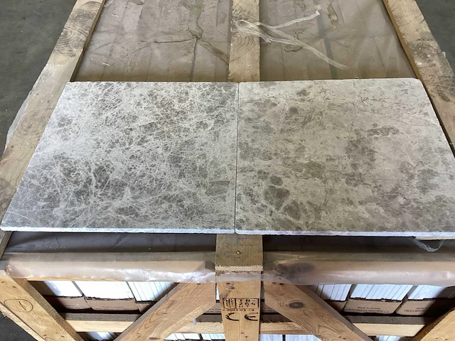 Natuursteen marmer zilver getrommeld 40,6x40,6 cm tegel 27,7 m² - afbeelding 13 van  15