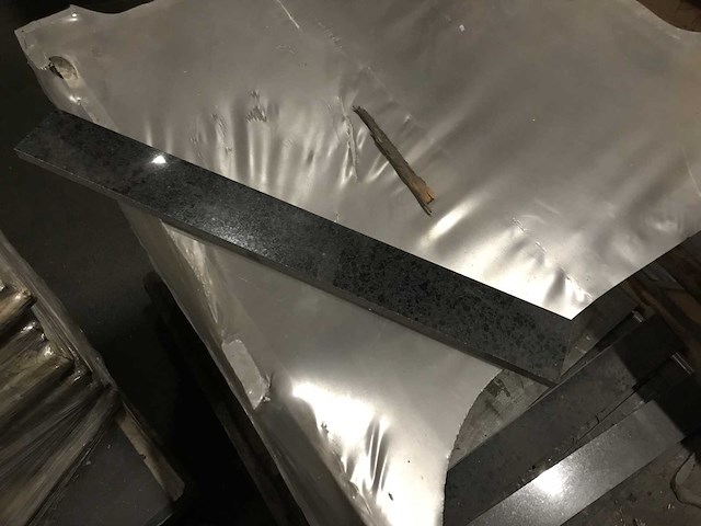 Natuursteen plinten graniet 102,6 lm - afbeelding 1 van  3