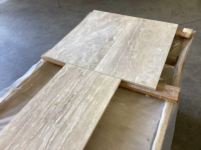 Natuursteen travertin ivory vloertegel 30,5x61 cm 60,28 m² - afbeelding 13 van  14