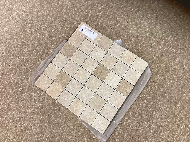 Natuursteen travertin noce 5x5 cm mozaïektegel 30x30 cm 51 stuks - afbeelding 6 van  7