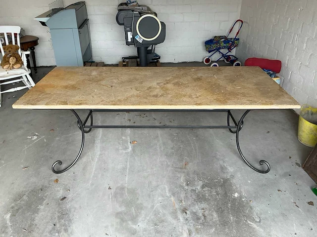 Natuursteen tuintafel - afbeelding 2 van  2