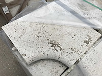 Natuursteen zwembadboordsteen hoeken 66 stuks - afbeelding 1 van  4