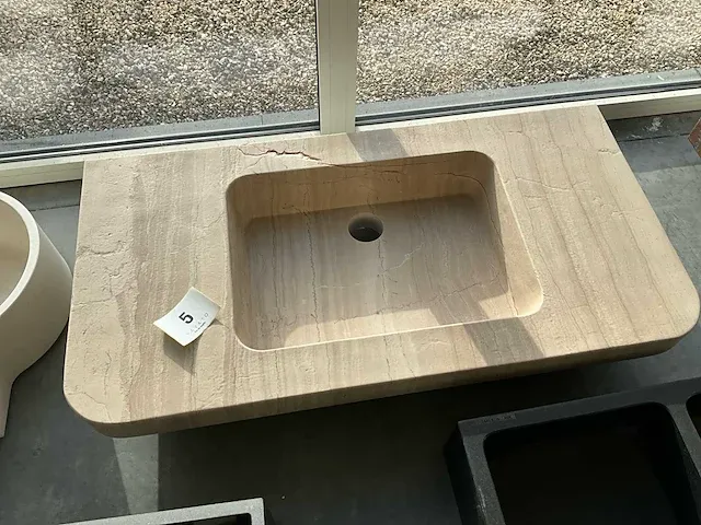 Natuurstenen waskom - afbeelding 1 van  3