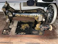 Naumann naaimachine - afbeelding 1 van  4