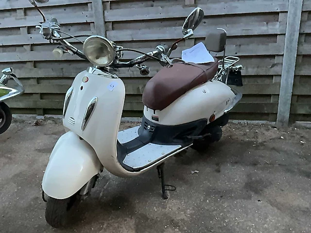 Nc scooter - afbeelding 1 van  6