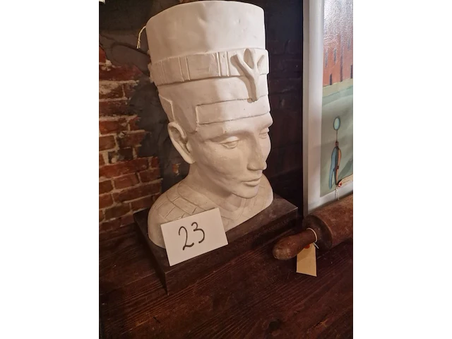 Nefertiti in gips - afbeelding 3 van  3