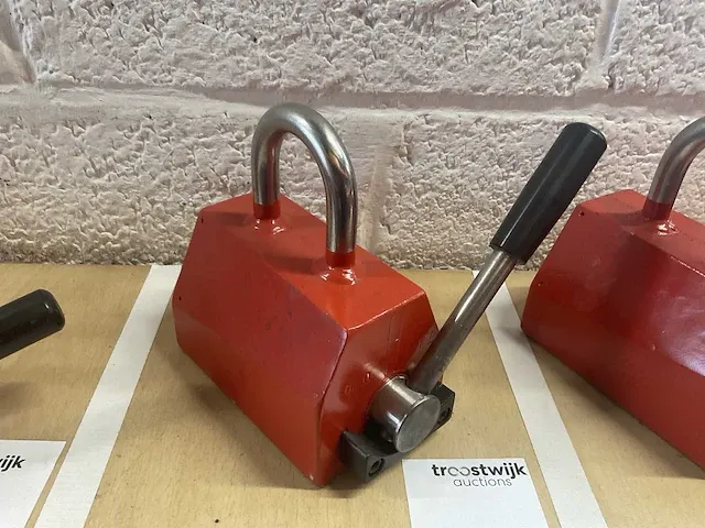 Neolift hijsmagneet capaciteit 250kg - afbeelding 1 van  3