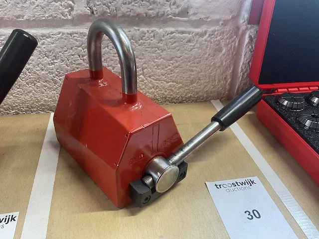 Neolift hijsmagneet capaciteit 250kg - afbeelding 1 van  3