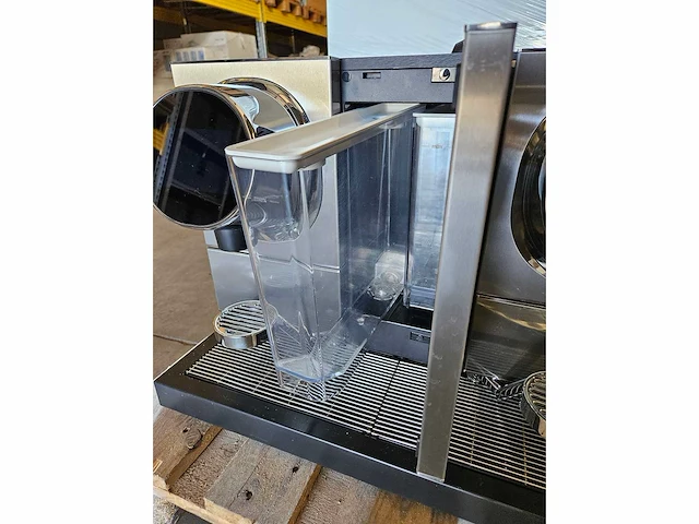 Nespresso - momento dubbel - coffee machine - afbeelding 9 van  12