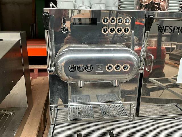 Nespresso koffiemachine met pads - afbeelding 6 van  12