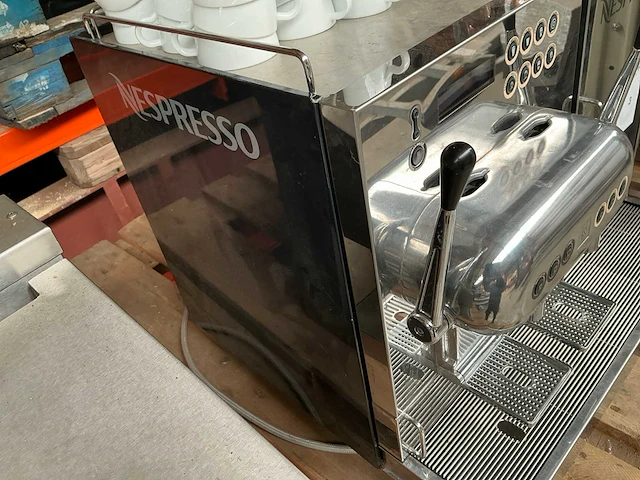Nespresso koffiemachine met pads - afbeelding 12 van  12